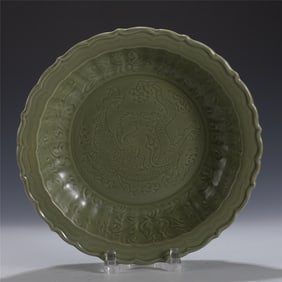 MING LONGQUAN SCALLOPED RIM PLATE