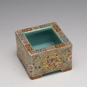 QING QIANLONG FAMILLE ROSE BRUSH WASHER
