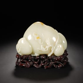 WHITE JADE CARVED LONGEVITY PEACH ORNAMENT