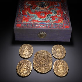 SET WITH DRAGON - EMBROIDERED BOX AND GILT - BRONZE DRAGON - CARVED ORNAMENTS
