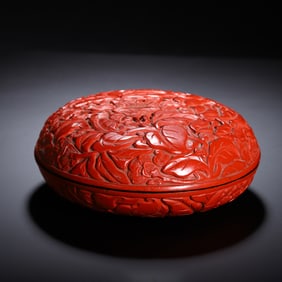 CARVED LACQUERWARE BOX WITH FLORAL PATTERNS