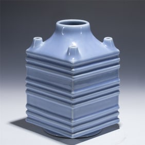 QING YONGZHENG ZONG STYLE BOTTLE
