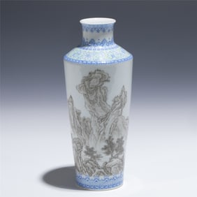 QING QIANLONG FAMILLE ROSE BOTTLE VASE