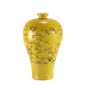 MING YELLOW GLAZED PLUM VASE