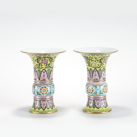 QING QIANLONG GU FAMILLE ROSE FLOWER GOBLETS