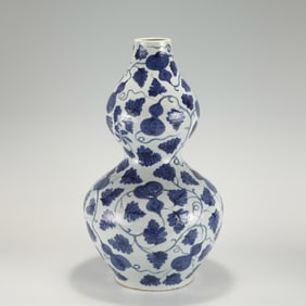 YUAN BLUE AND WHITE GOURD BOTTLE