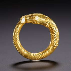 GOLD RING WITH BEAST - HEAD DESIGN