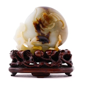 JADE CARVED PEACH SCULPTURE ON STAND