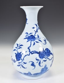 CHINESE QIANLONG BLUE & WHITE JADE SPRING VASE