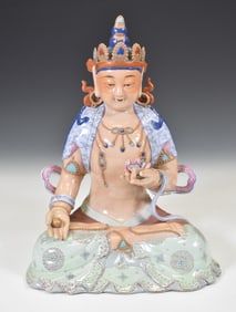 CHINESE FAMILLE ROSE PORCELAIN SEATED BUDDHA