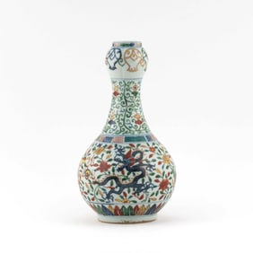 MING WUCAI DRAGON PORCELAIN GARLIC VASE