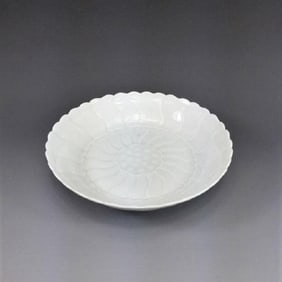 FINE CARVED FLORIFORM QINGBAI FLORAL DISH