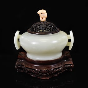 A REFINED CHINESE WHITE JADE CENSER WITH OPENWORK WOOD COVER