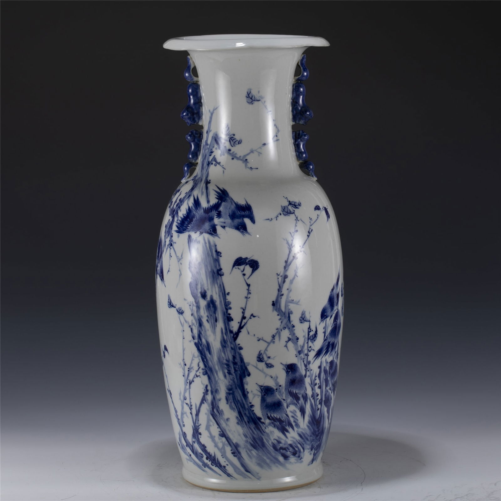 QING WANG BU BLUE AND WHITE VASE (1 of 9)