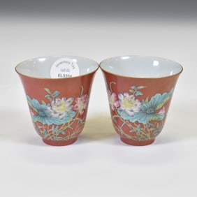 PAIR OF CHINESE FAMILLE ROSE PORCELAIN CUPS