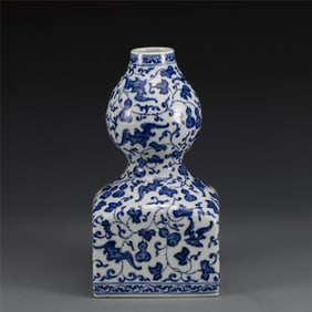 QING BLUE & WHITE SQUARED GOURD VASE