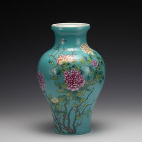QING YONGZHENG FAMILLE ROSE BOTTLE VASE