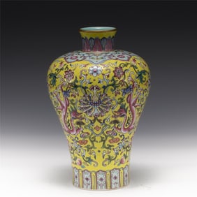 QING QIANLONG FAMILLE ROSE PLUM VASE