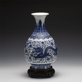 QING QIANLONG BLUE & WHITE DRAGON PATTERN SPRING VASE