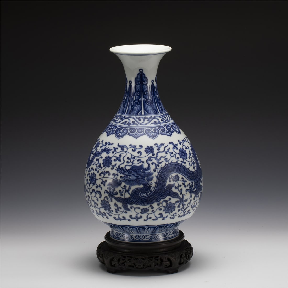 QING QIANLONG BLUE & WHITE DRAGON PATTERN SPRING VASE (1 of 7)
