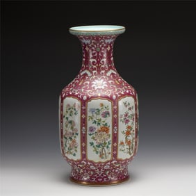 QING QIANLONG FAMILLE ROSE VASE