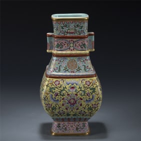 QING QIANLONG FAMILLE ROSE DOUBLE EAR VASE