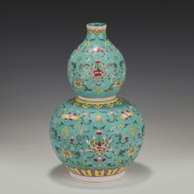 QING QIANLONG FAMILLE ROSE GOURD BOTTLE