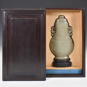 TAOTIE MOTIF JADE VASE IN HARDWOOD BOX