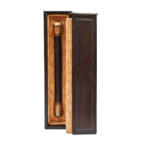CARVED ZITAN & GILT BRONZE PEN HANDLE IN PROTECTIVE BOX
