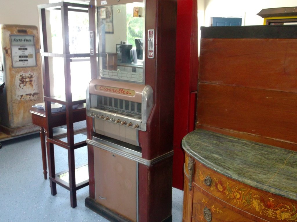 Original Reto Cigarette Machine (1 of 5)