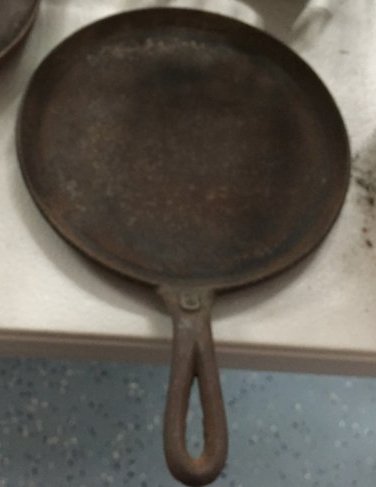 Cast Iron Flat Skillet: #8 cast iron flat skillet unmarked.