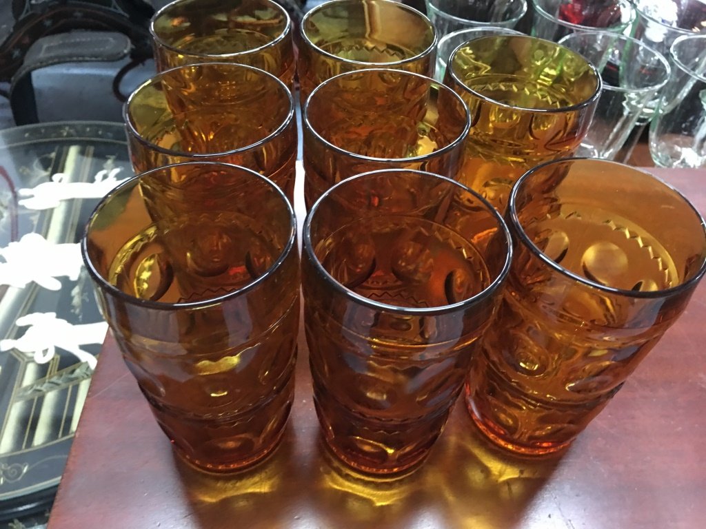 Lot Of 8 Amber Glasses: Lot of 8 amber glasses
