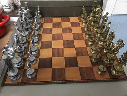 Ancient Rome Classic Games Chess Set: See Pictures, Some Small Pieces broken on Swords of Pawns.