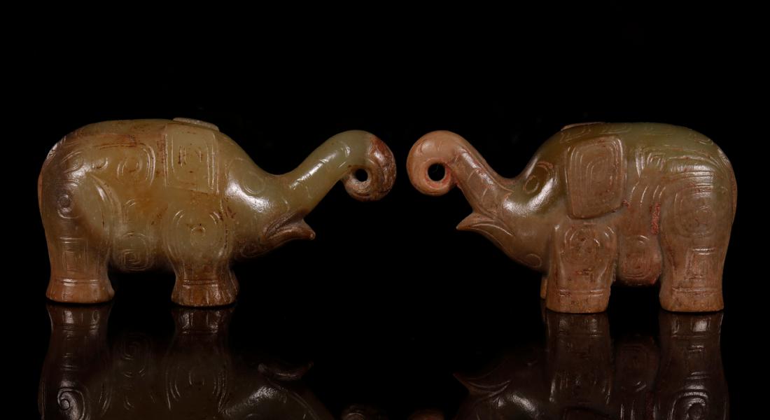 Shang Dynasty - Pair of Jade Elephant (1 of 8)