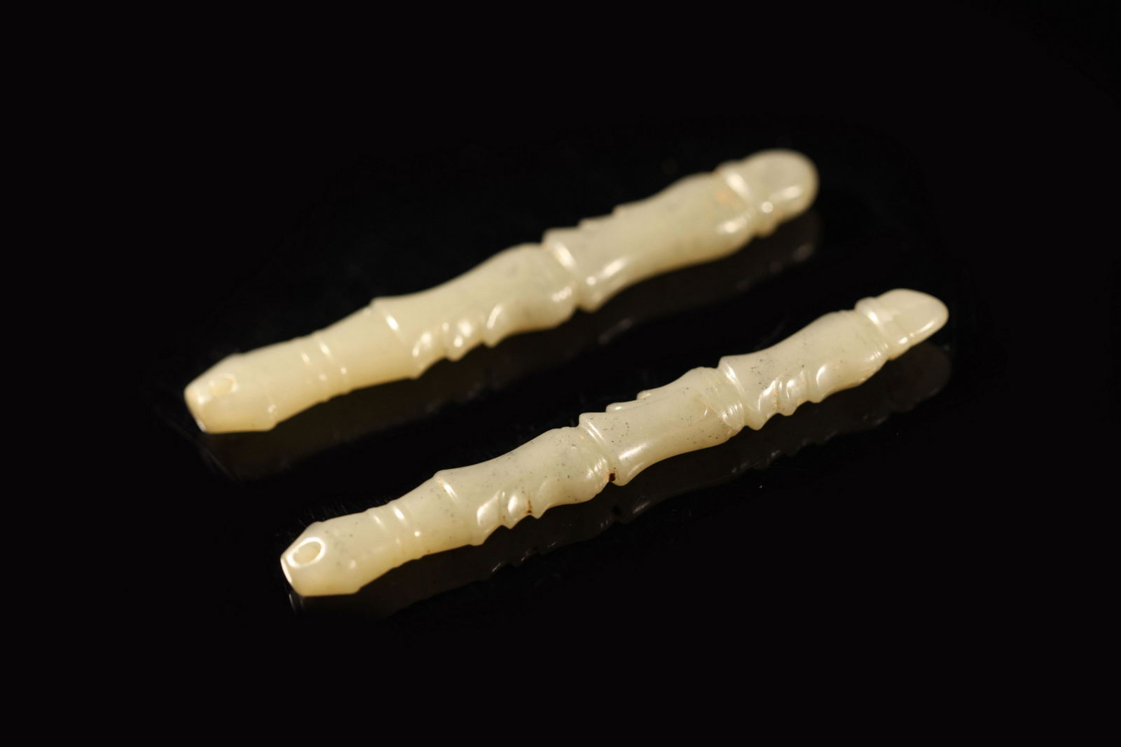 Western Zhou - Pair of Jade Honoring Tools (1 of 7)