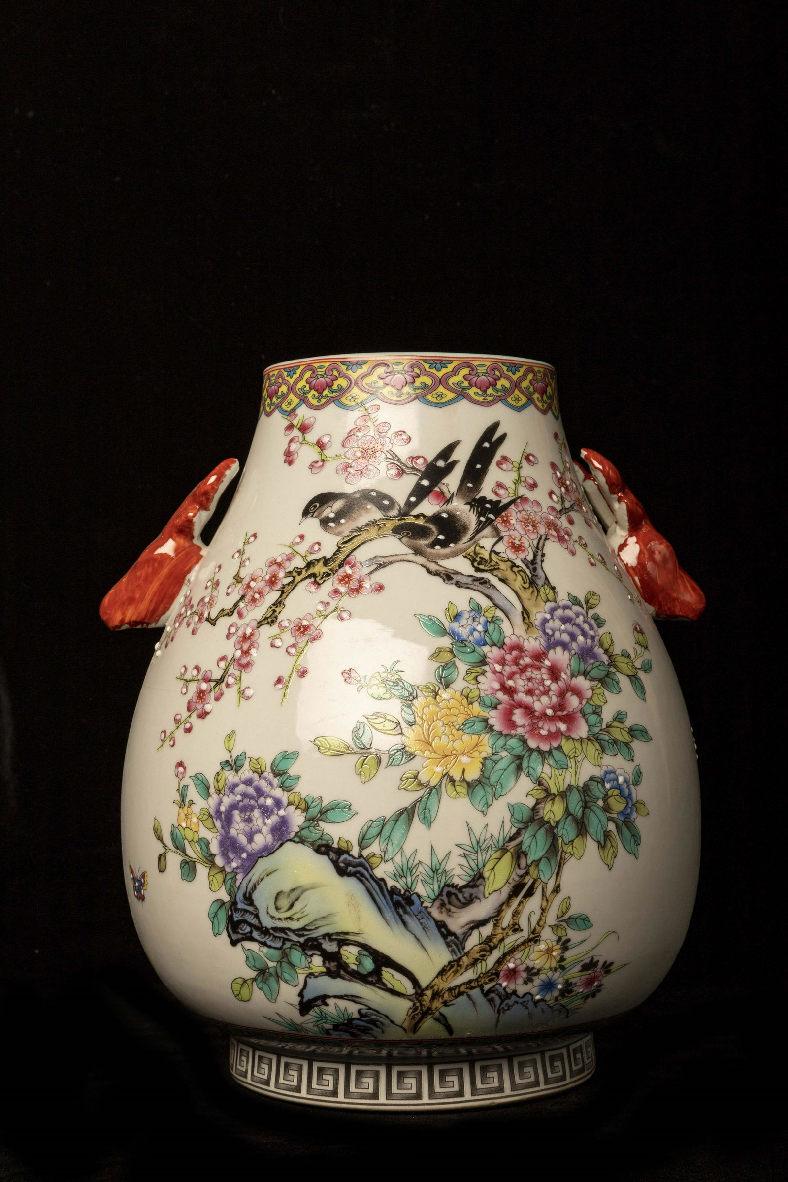 Qing Dynasty - Qianlong Era Colored Vase (1 of 9)