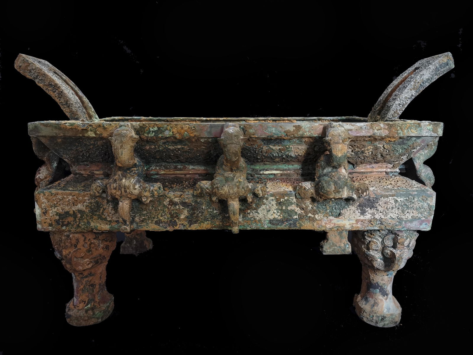 Spring and Autumn Period-Bronze Tripod (1 of 20)