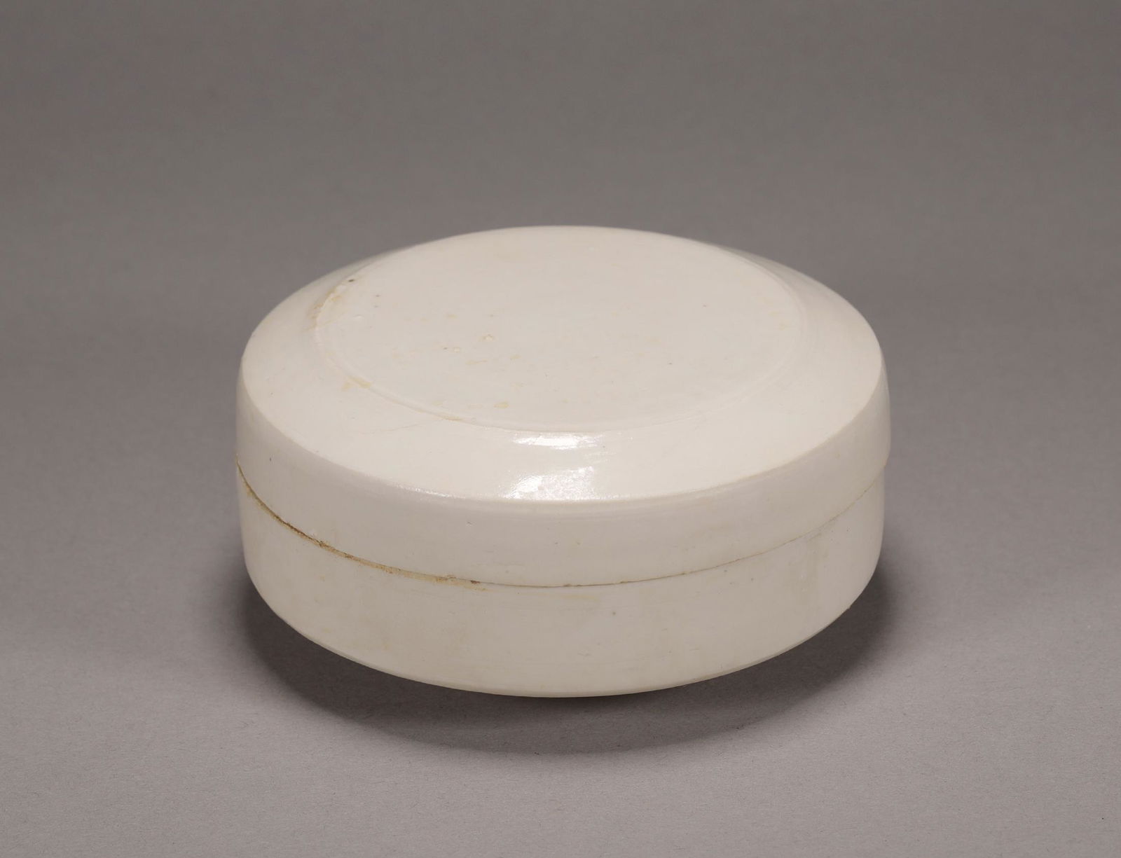 Song Dynasty - Ding Ware Powder Box (1 of 8)