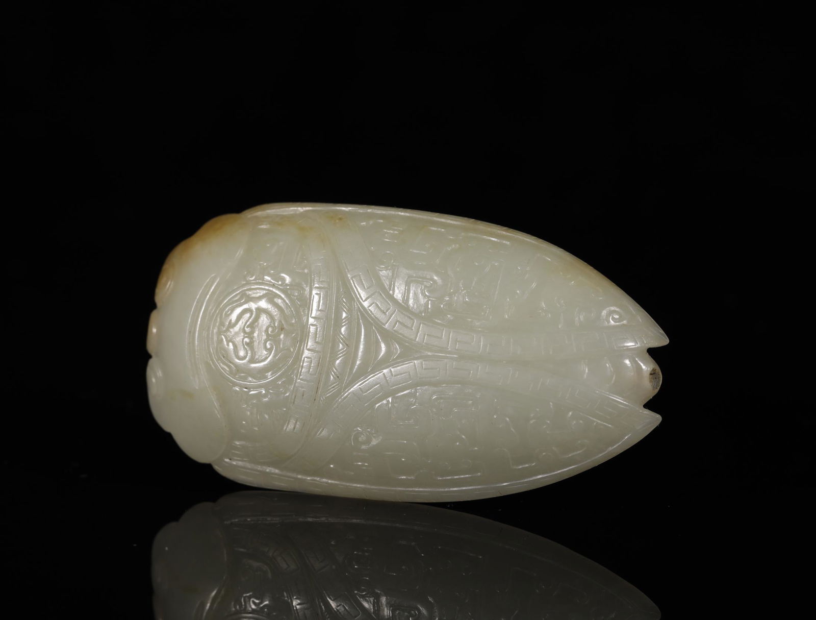 Hetian jade cicada in qing Dynasty (1 of 8)