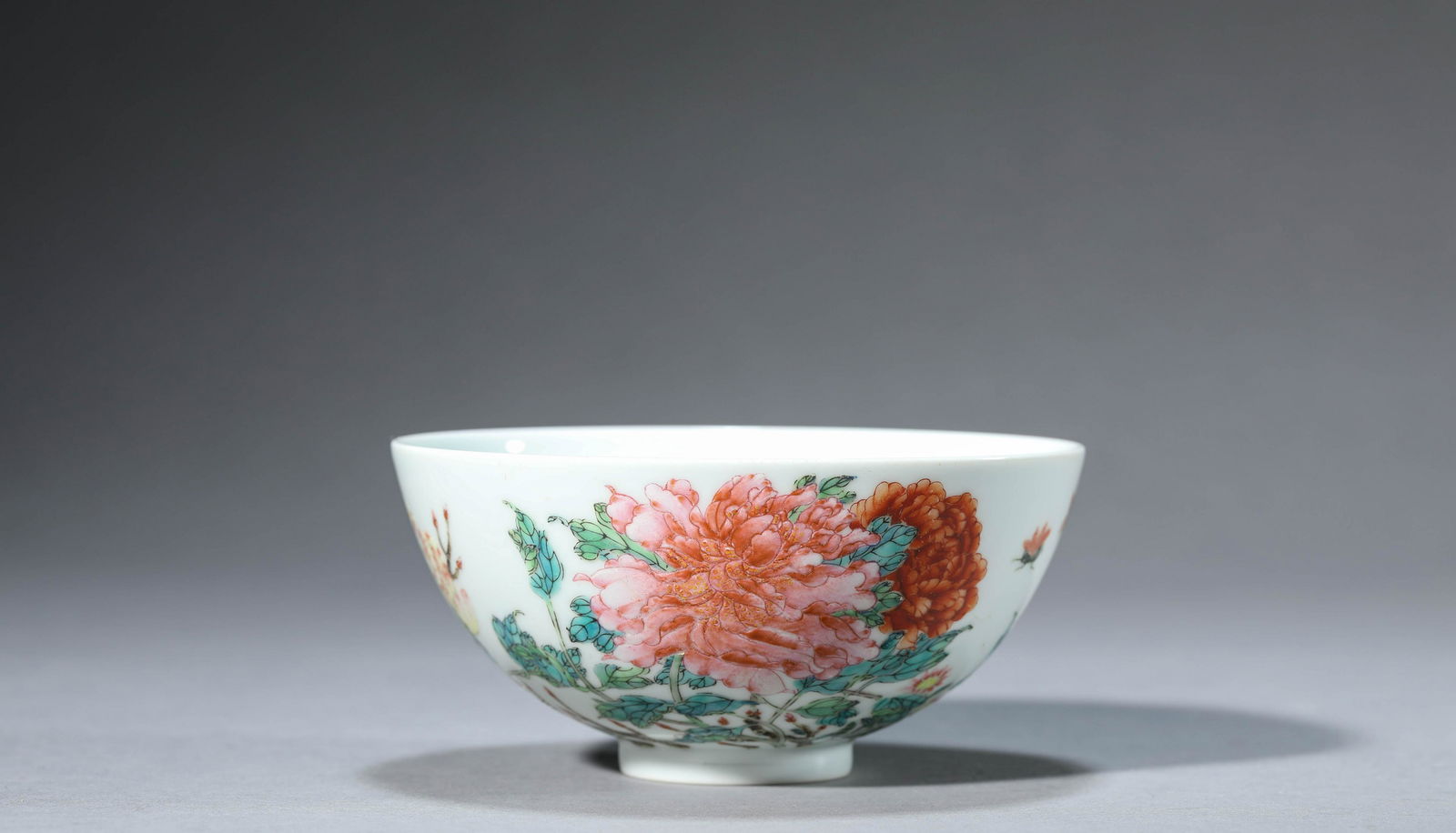 A Pair of Porcelain Famille-Rose Floral Bowls (1 of 7)