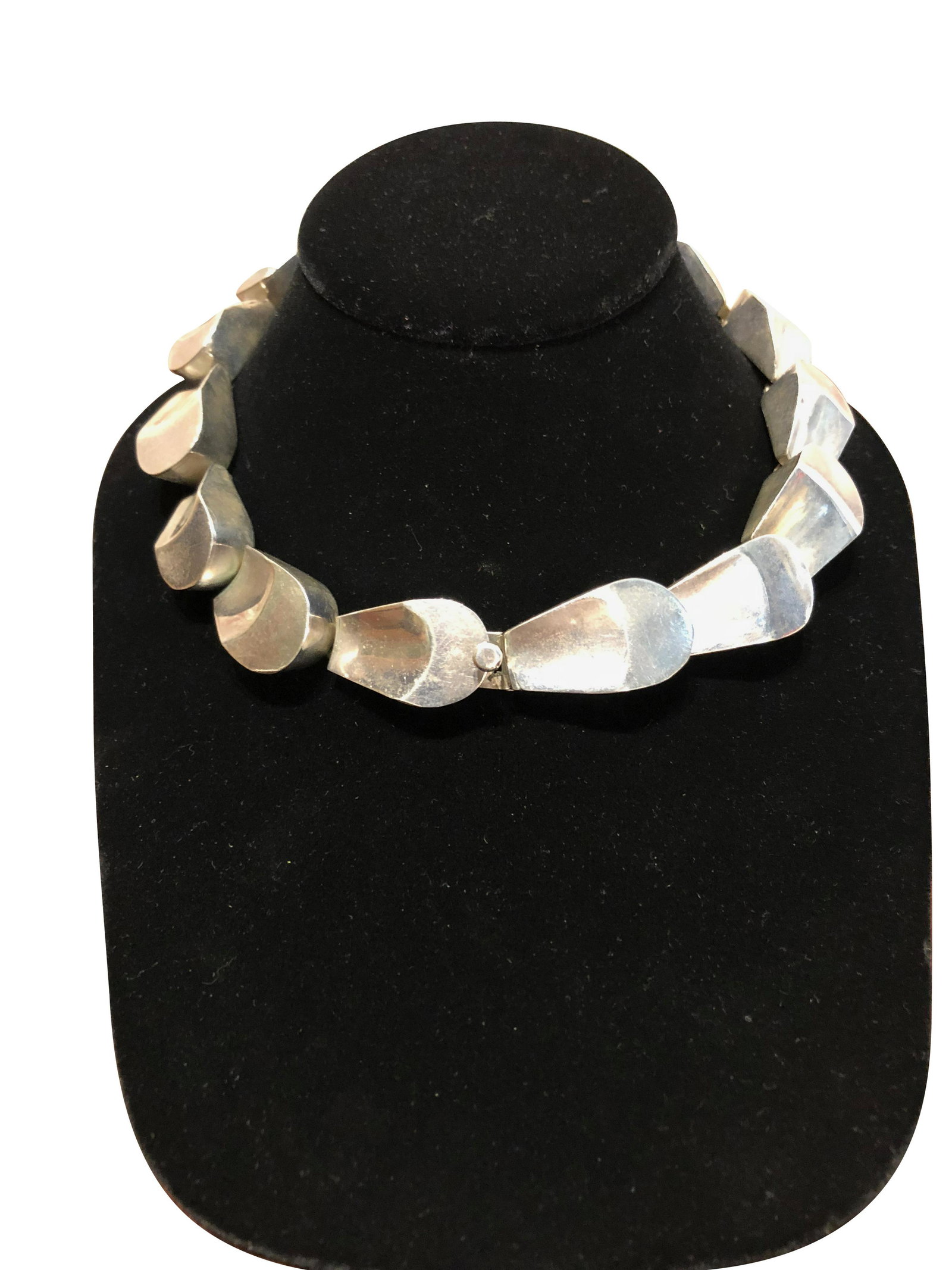 Vintage Mexican Sterling Silver Choker: Vintage Mexican Sterling Silver Necklace/Choker Signed: Hecho in Mexico, TT-002 Inner Diameter: 4 3/4" Each piece: 1" x 1/2" x 1/4" Total weight: 162 grams