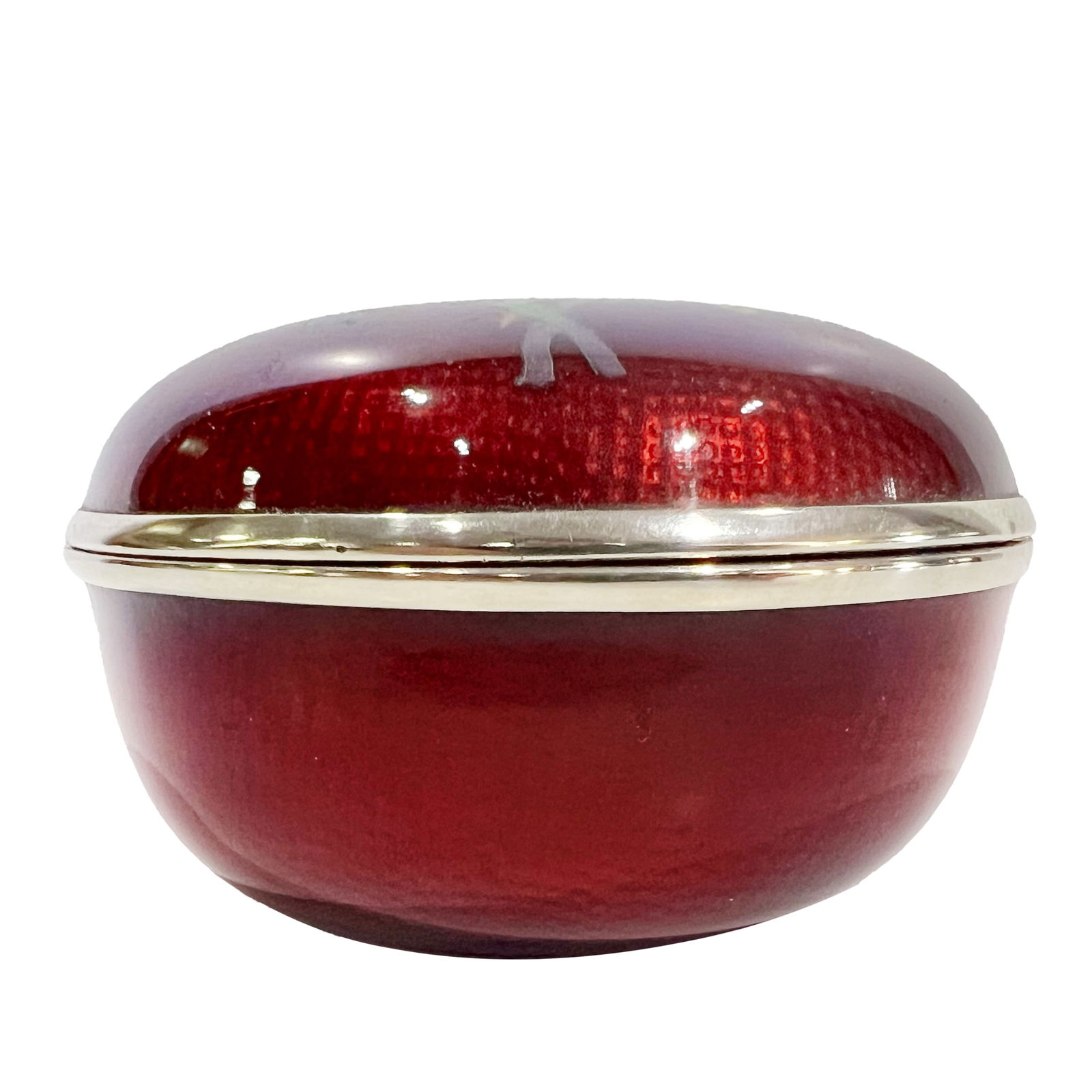 A JAPANESE SILVER AND RED ENAMEL ROUND BOX (1 of 5)