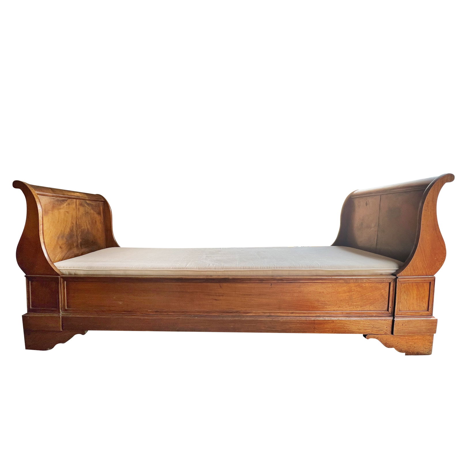 A CHINESE CARVED WOOD DAY BED (1 of 6)