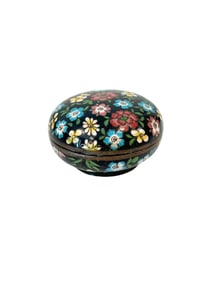 SMALL JAPANESE CLOISIONNE BOX AND COVER, MID 20TH CENTURY