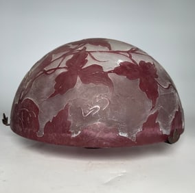 A FRENCH ART NOUVEAU LEGRAS GLASS PURPLE LAMP SHADE