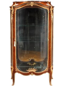 A FRENCH ORMOLU MOUNTED SHOWCASE BY FRANCOIS LINKE, Circa 1900
