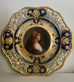 DRESDEN PORCELAIN RETICULATED PORTRAIT PLATE, 19TH CENTURY