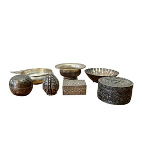 A GROUP OF STERLING SILVER BOXES AND BOWLS, MID 20TH CENTURY