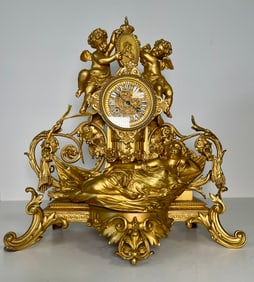A VERY FINE 19TH CENTURY FRENCH GILT-BRONZE MANTEL CLOCK