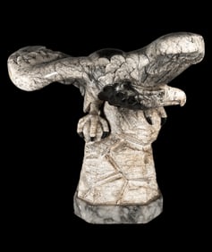 A LARGE CARVED MARBLE AMERICAN BALD EAGLE, CIRCA 1900